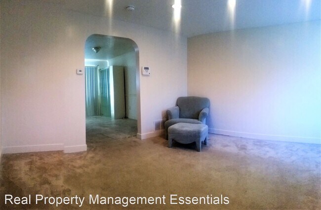 Foto del edificio - 3 br, 1.5 bath House - 976 Masefield Road