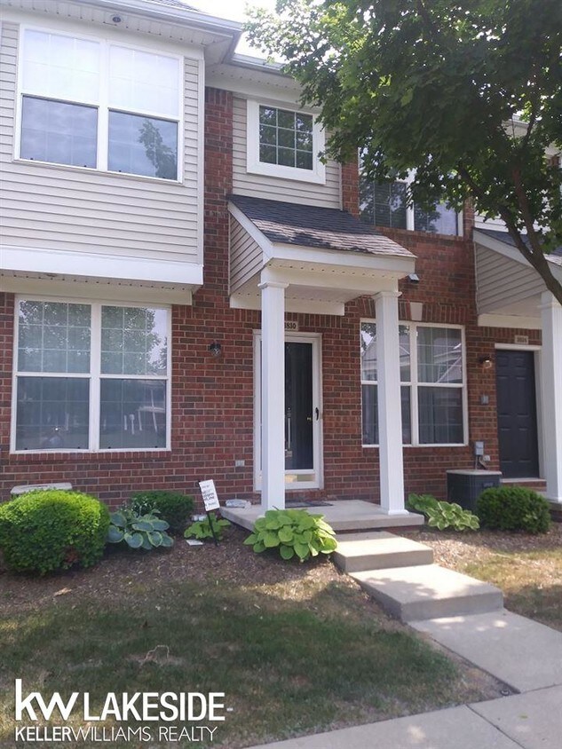 3830 Cherry Creek Ln, Sterling Heights, MI 48314 Condo for Rent in