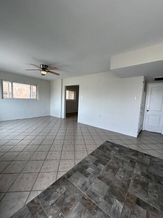 Foto del edificio - 2418 Alvarado Dr NE