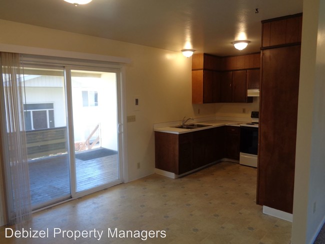Building Photo - 2215 Monad Rd