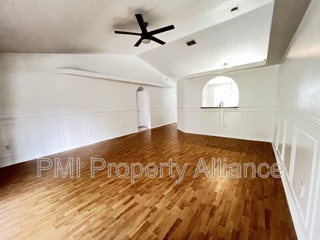 Building Photo - 16044 Worthington Blvd