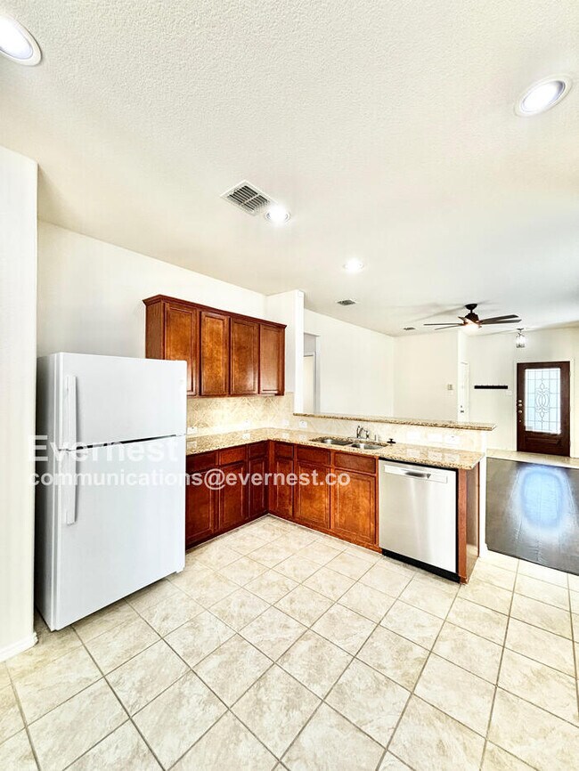 Foto del edificio - 12176 Walden Wood Dr