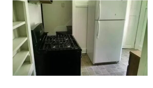 Foto del edificio - 421 W 10th St