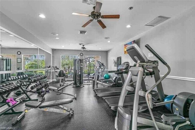 Foto del edificio - 6655 Huntington Lakes Cir