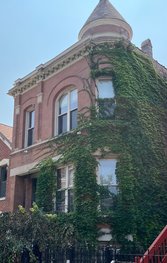 Building Photo - 2629 W Hirsch St