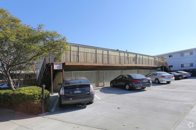 Building Photo - 3711 Clarington Ave