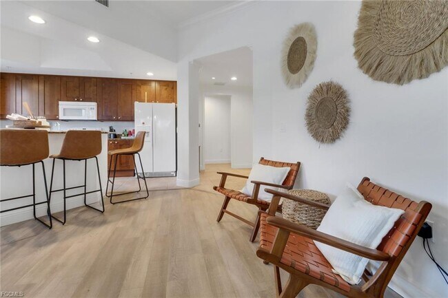 Foto del edificio - 985 Sandpiper St