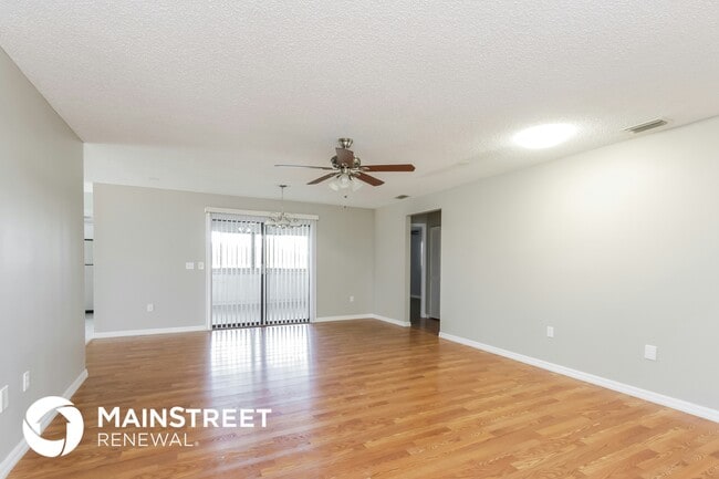 Building Photo - 5801 Pauma Pl