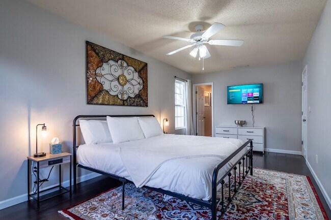 Building Photo - 106 Middlebrook Dr