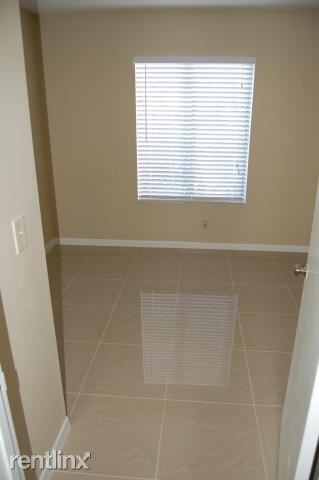 Foto del edificio - 2 br, 2 bath  - 1141 GREEN PINE
