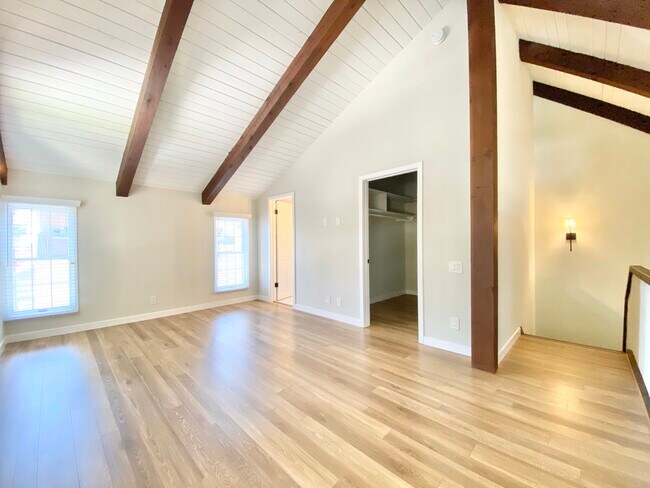 Foto del edificio - 1821 Canyon Dr