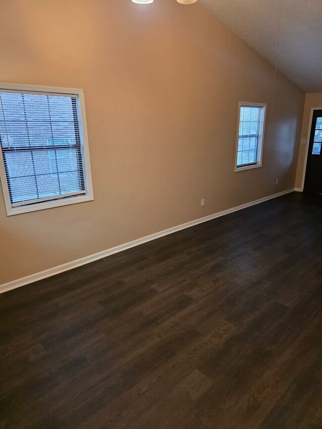 Building Photo - 1150 Pinedale Cir NW