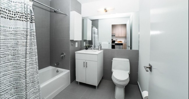 Building Photo - Studio, 1 bath  - 1139 49th Ave