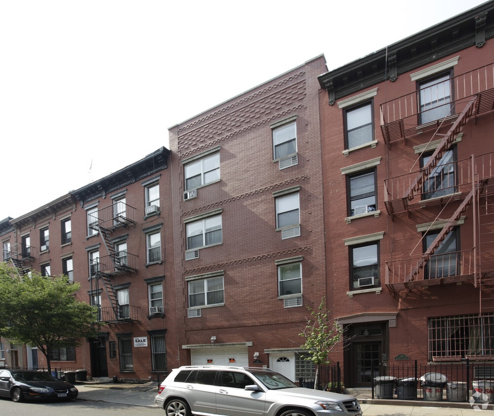 Primary Photo - 194 Sackett St
