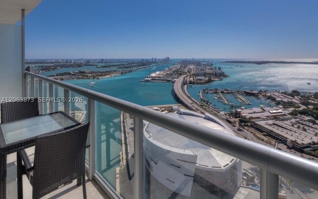 Foto del edificio - 888 Biscayne Blvd