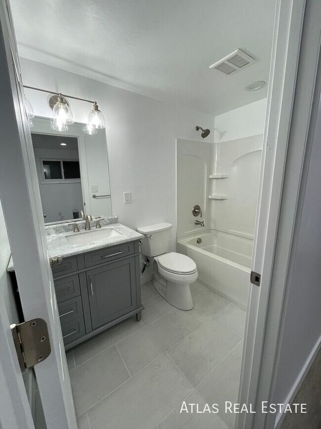 Foto del edificio - 6915 Brookhill Dr E