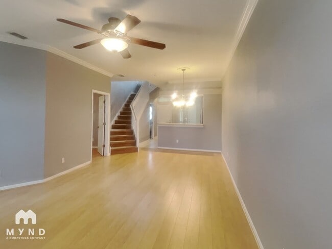 Building Photo - 5372 Neil Dr