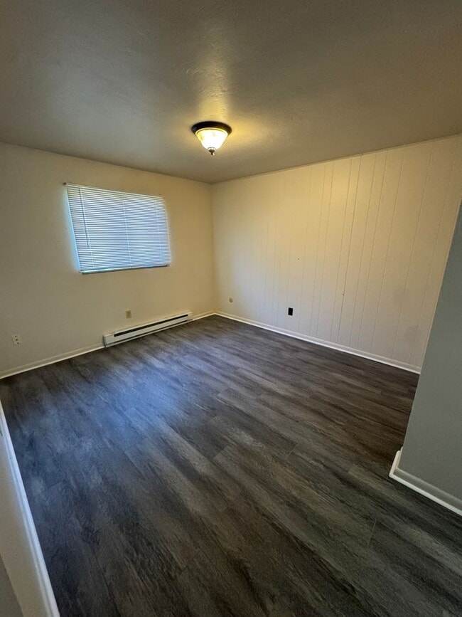 Building Photo - Moon Twp - 1 Bed 1 Bath - Tree Top Manor