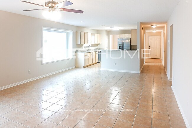 Foto del edificio - HOME FOR RENT!! ONE MONTH FREE!