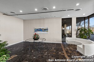 Building Photo - 7039 San Pedro Ave