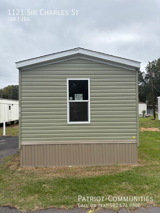 Building Photo - 1121 Sir Charles St