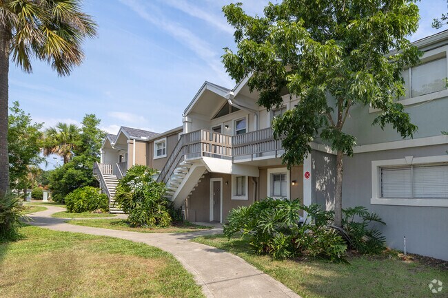 Building Photo - Cedar Creek Villas