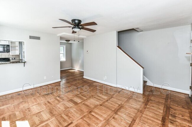 Building Photo - 3208 9th St S