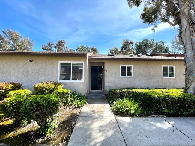 Building Photo - Charming 2B/2BA Home in Gated Community in...