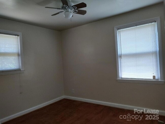 Building Photo - 322 Hartford Ave