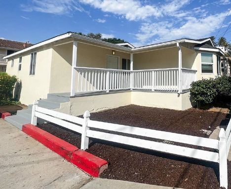 Foto del edificio - Move in Special!! Vista 2 bed /2 bath Home with Garage, Yard and Laundry- Pet Friendly