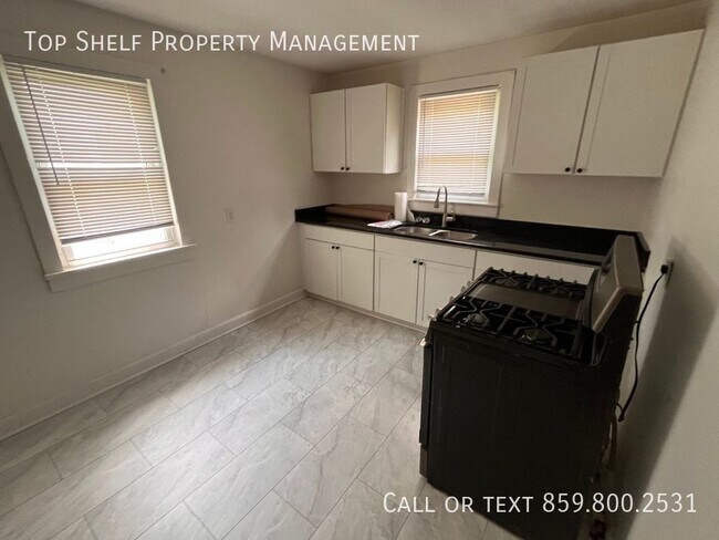 Building Photo - 2 Bedroom in Danville!