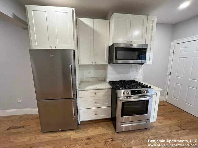 Foto del edificio - 374 Oxford St