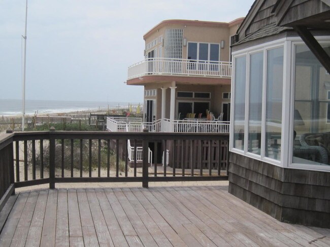 Building Photo - 1403 Ocean Ave