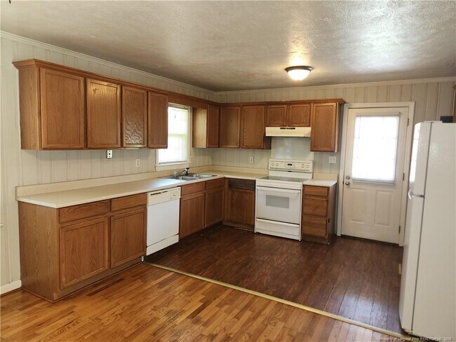 Building Photo - 2050 Ironwood Dr