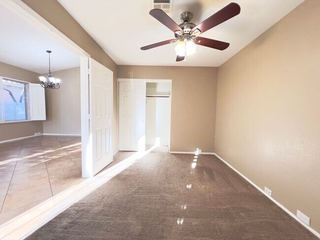 Foto del edificio - Beautiful Spacious 4bd 2ba one-story home