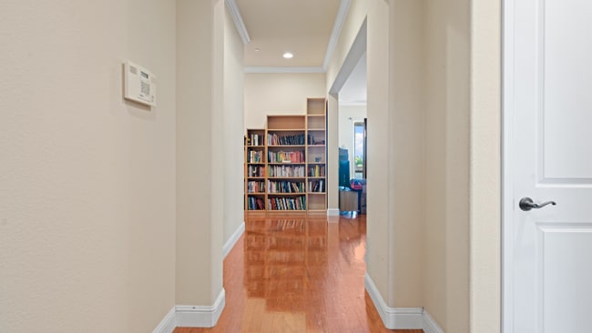 Building Photo - 2011 Bellaterra Ct