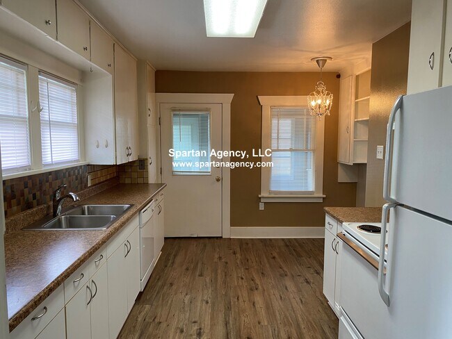 Foto del edificio - 6002 160th Ave E