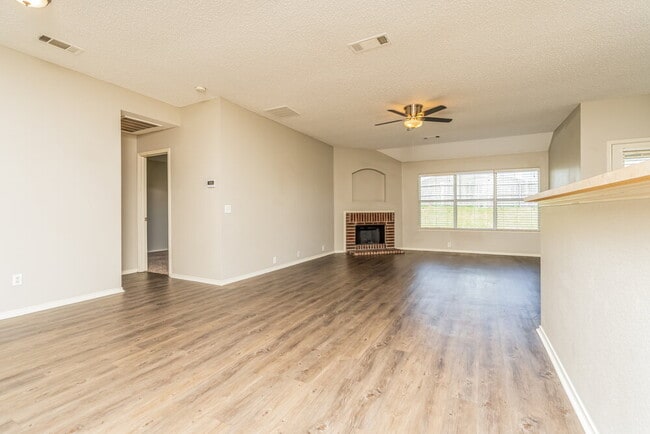 Building Photo - 1514 Wavecrest Dr