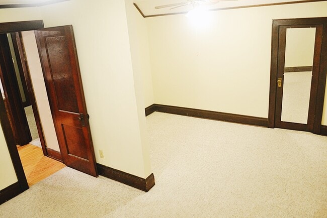 Building Photo - Newly remodeled East Side 2br upper