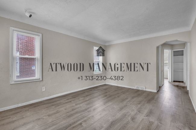 Building Photo - This beautifully updated 3-bedroom, 1-bath single-family home is ready for move-in!