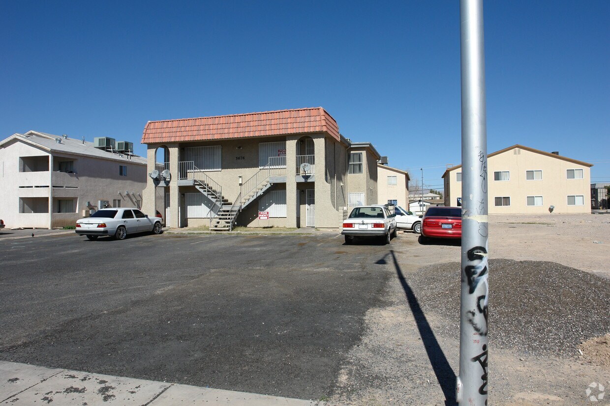 Primary Photo - 5676 Meikle Ln