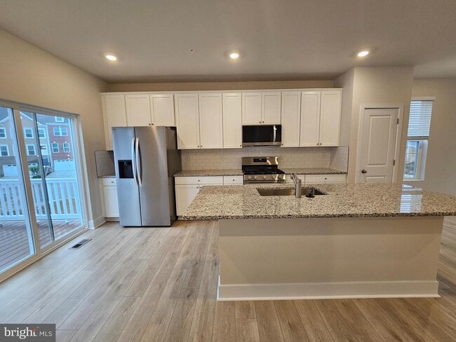 Building Photo - 7759 Meander Ct S