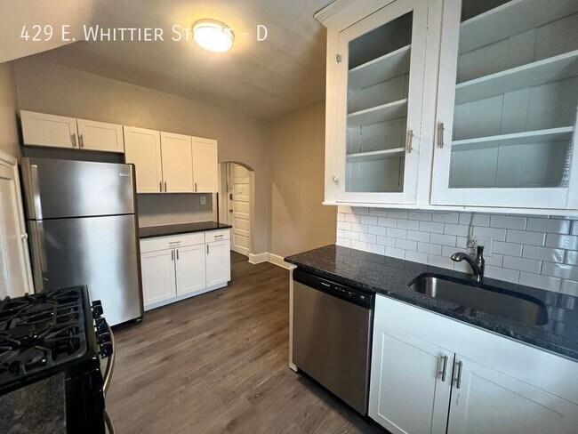 Building Photo - 429 E Whittier St