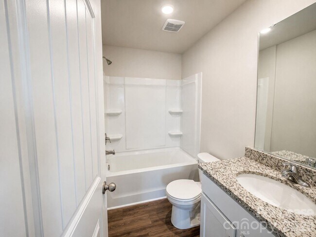 Foto del edificio - 9123 Creedmore Hills Dr