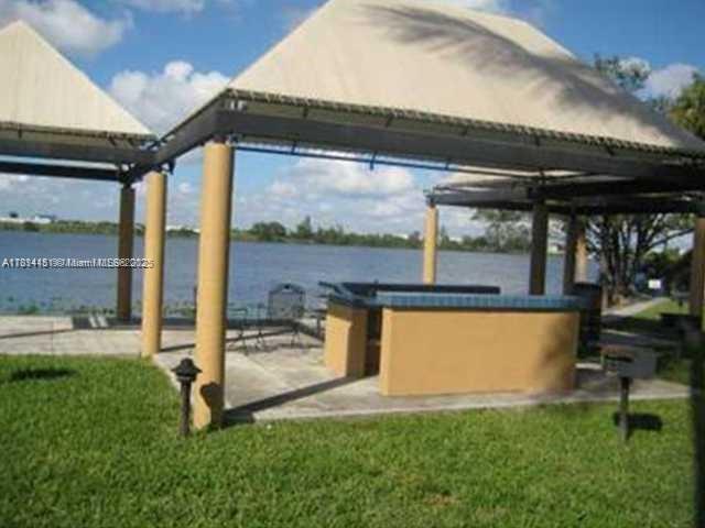 Building Photo - 15405 N Miami Lakeway