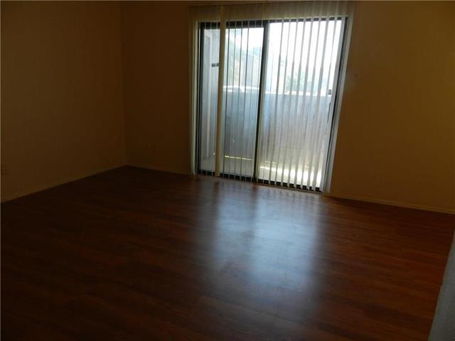 Foto del edificio - 9170 Forest Ln