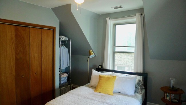Foto del edificio - 1526 W Edgewater Ave