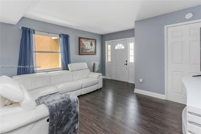 Foto del edificio - 1021 SW 104th Ct