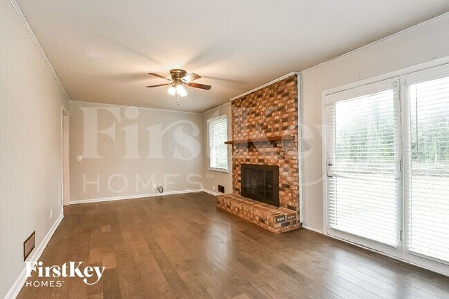Building Photo - 1715 Garden Cir