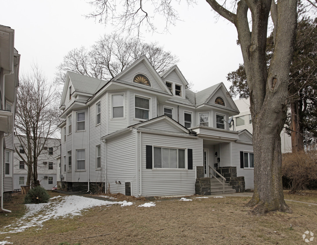 Primary Photo - 1462 Summer St